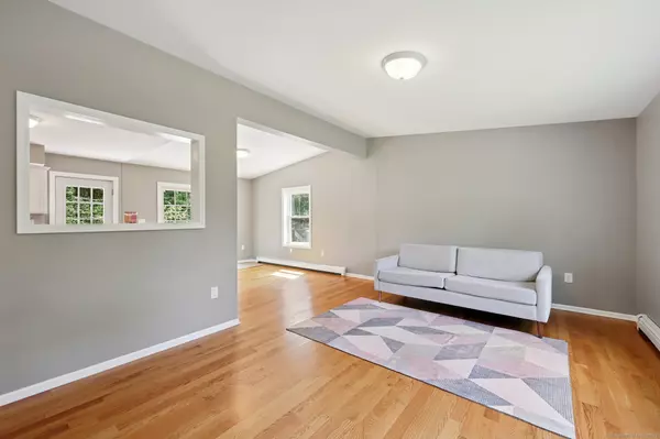 Hamden, CT 06518,96 Bolton Street