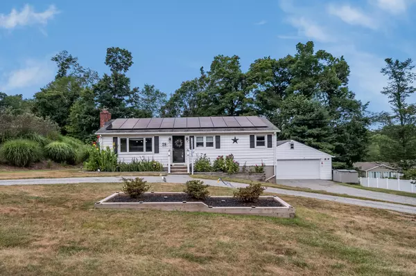 28 Heritage Hill Road, Branford, CT 06405