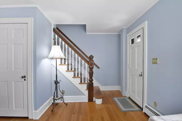 Essex, CT 06426,13 Maple Avenue