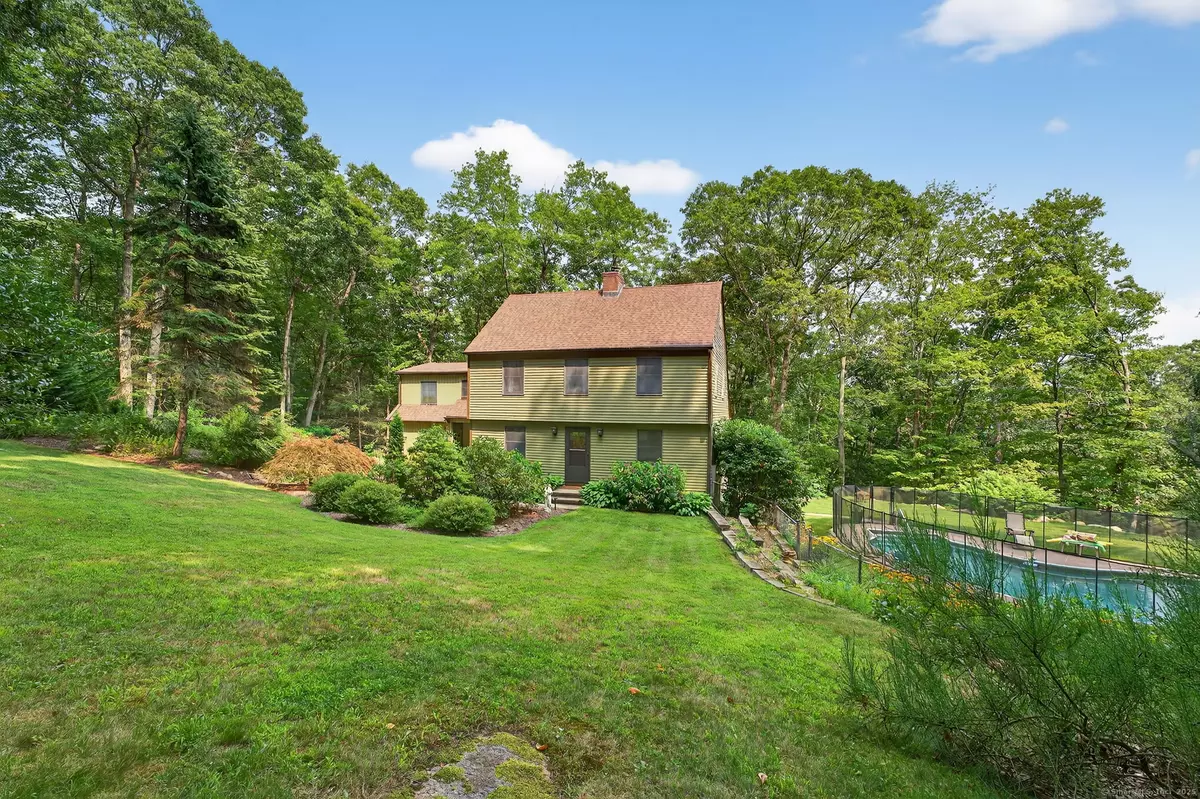 East Lyme, CT 06333,20 Sunrise Trail