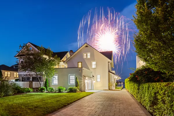 Stamford, CT 06902,22 Ocean Drive North