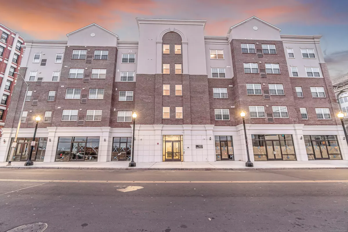 Bridgeport, CT 06604,1269 Main Street #3