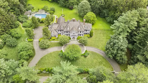 New Canaan, CT 06840,83 Lukes Wood Road