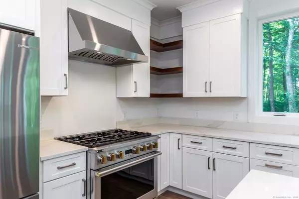 Newtown, CT 06470,9 Nicolina Way