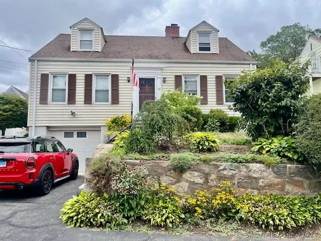 New Canaan, CT 06840,89 Forest Street