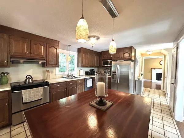 Middletown, CT 06457,77 Lindsey Road