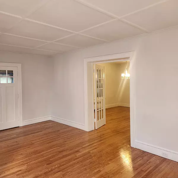 Waterbury, CT 06704,9 Brewster Street