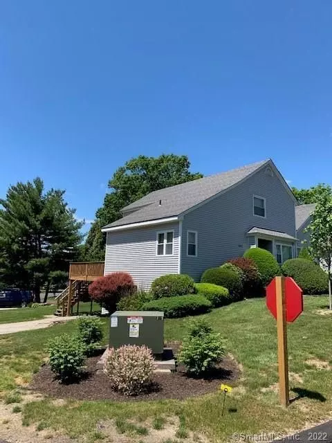 Shelton, CT 06484,347 Green Rock