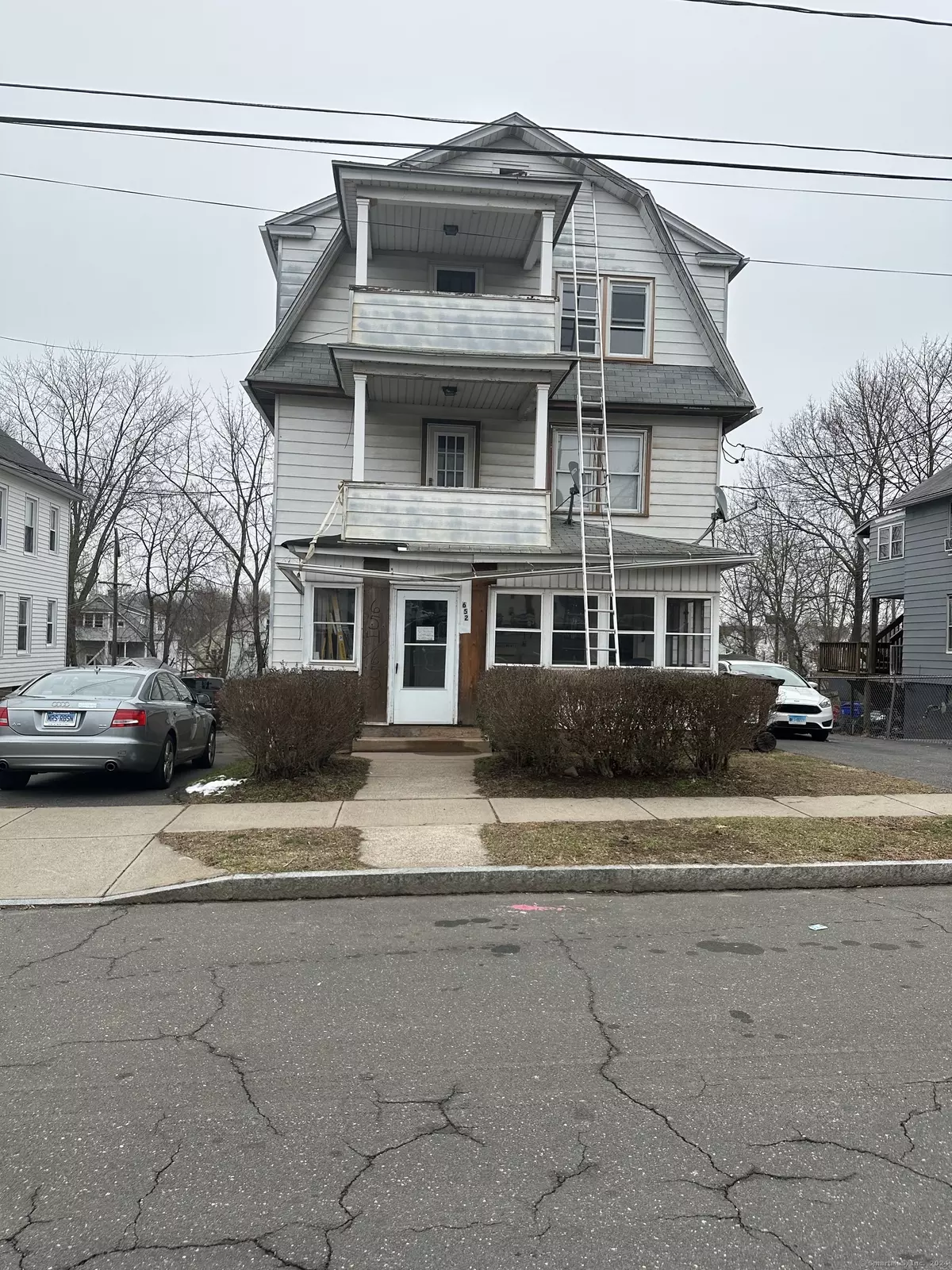 Middletown, CT 06457,654 High Street