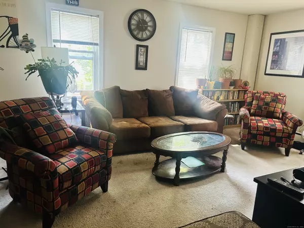 Enfield, CT 06082,40 Thompson Court