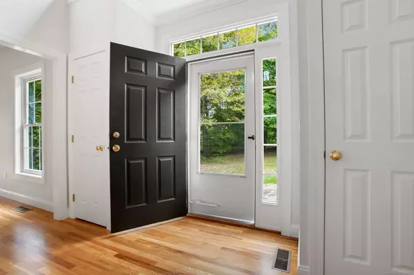 Newtown, CT 06470,24 Pine Tree Hill Road