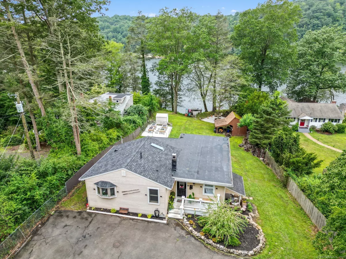 Guilford, CT 06437,612 Lake Drive