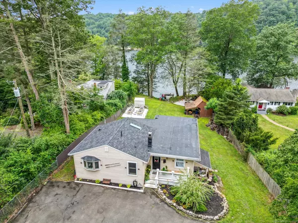 612 Lake Drive, Guilford, CT 06437