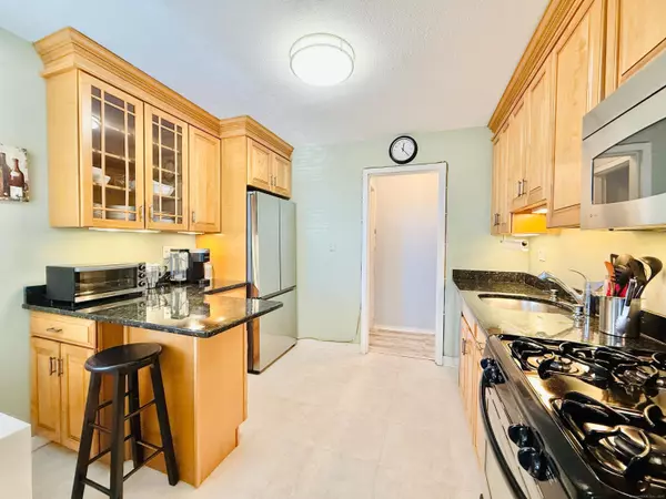 1 Strawberry Hill Court #APT 1A, Stamford, CT 06902