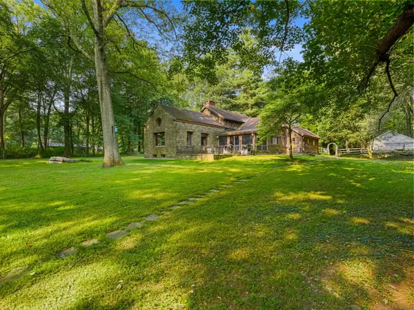 Stratford, CT 06614,3392 Huntington Road