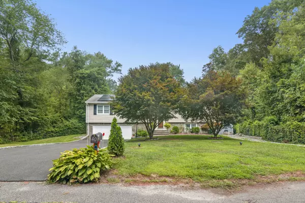 Monroe, CT 06468,40 Winthrop Place