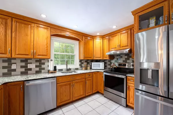 Wallingford, CT 06492,21 Schwab Terrace