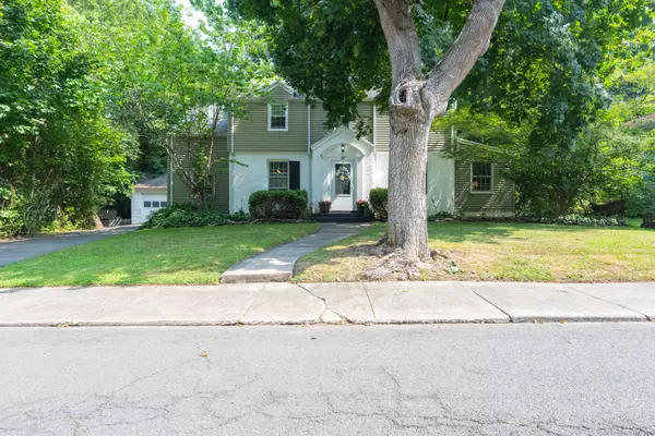 15 Robin Lane, New Haven, CT 06515