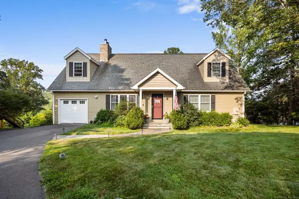 29 Saddle Rock Road, Danbury, CT 06811