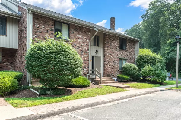 South Windsor, CT 06074,23 Amato Drive #APT L