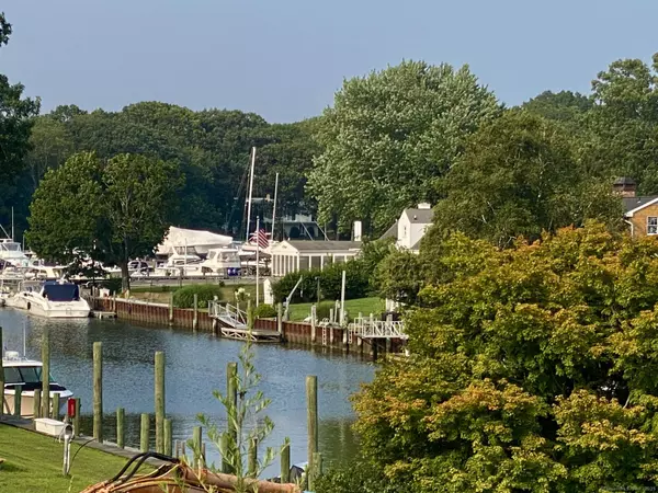 Old Saybrook, CT 06475,81 Essex Road