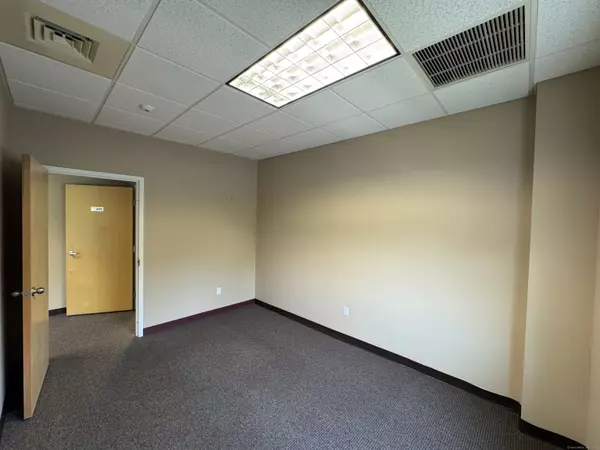 Killingworth, CT 06419,255 Route 80 #207