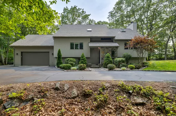 201 Mulberry Point Road, Guilford, CT 06437