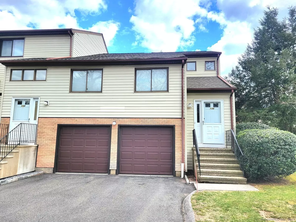 Manchester, CT 06042,13 Oak Forest Drive #6