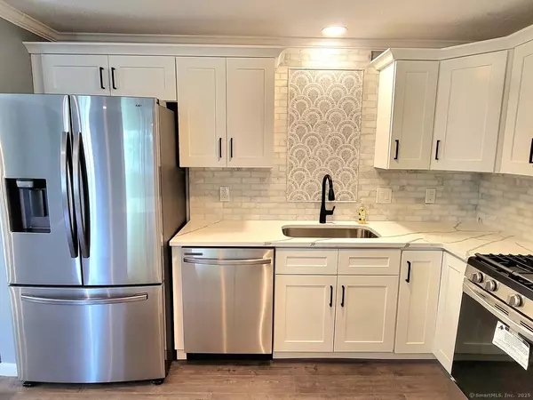 Manchester, CT 06042,13 Oak Forest Drive #6