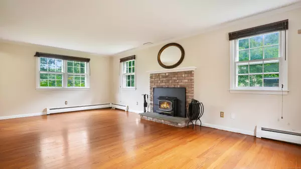 Newtown, CT 06470,89 Birch Hill Road