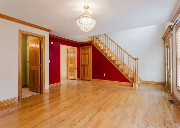 Trumbull, CT 06611,32 Marshall Avenue