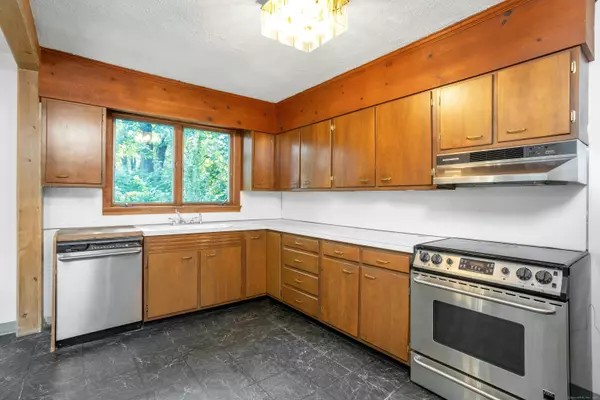 Westport, CT 06880,4 Pin Oak Court