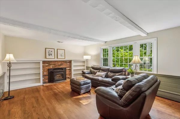 Simsbury, CT 06092,9 Saddle Ridge Drive
