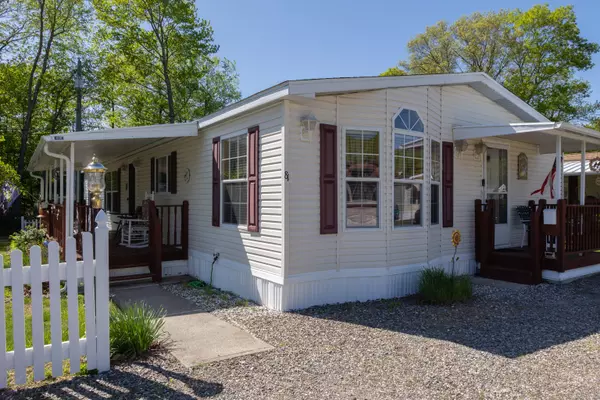 108 Clark Road #TRLR 81, Naugatuck, CT 06770