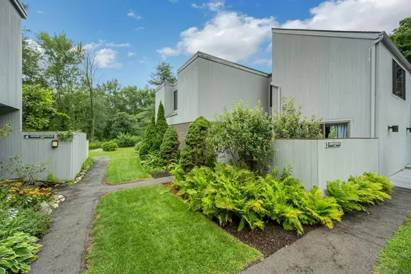 3 Honeysuckle Lane #3, Ridgefield, CT 06877