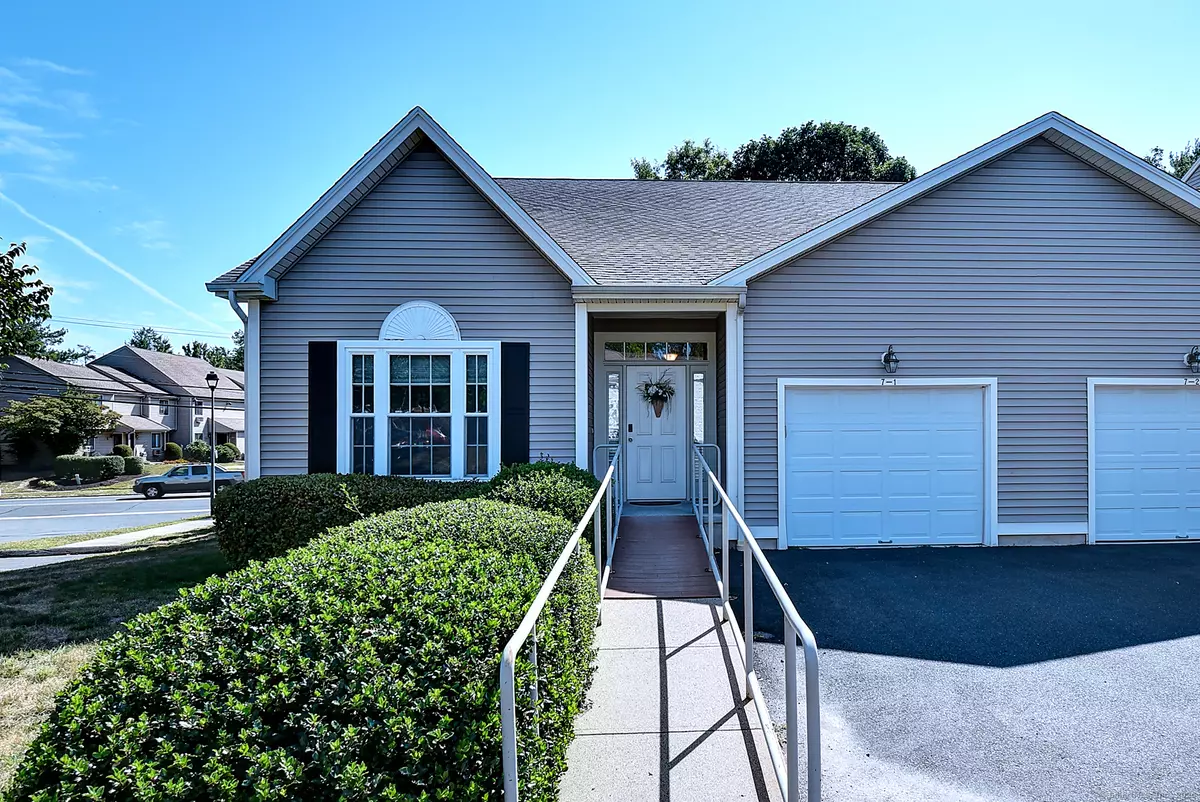 Bristol, CT 06010,370 Emmett Street #APT 7-1