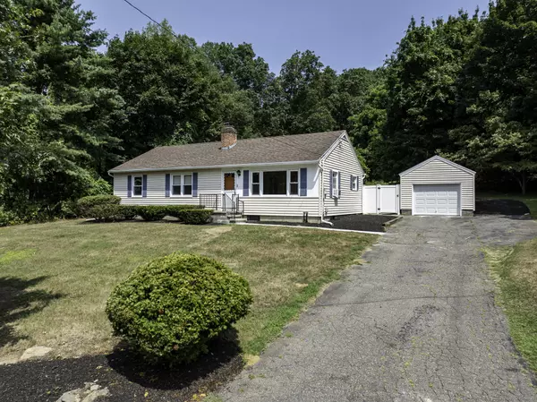38 Wyant Road, Oxford, CT 06478