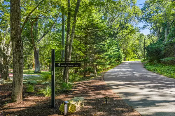 4 Meetinghouse Lane, Old Lyme, CT 06371
