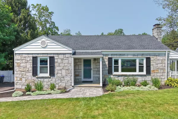 Trumbull, CT 06611,287 Booth Hill Road