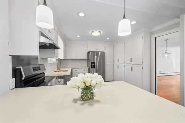 West Hartford, CT 06117,11 Rye Ridge Parkway