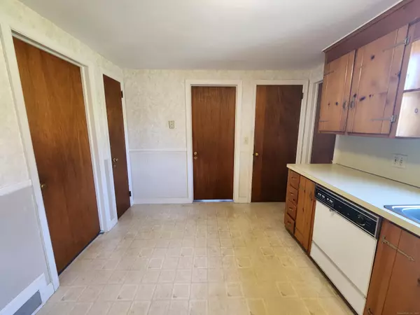 Newington, CT 06111,297 Walsh Avenue