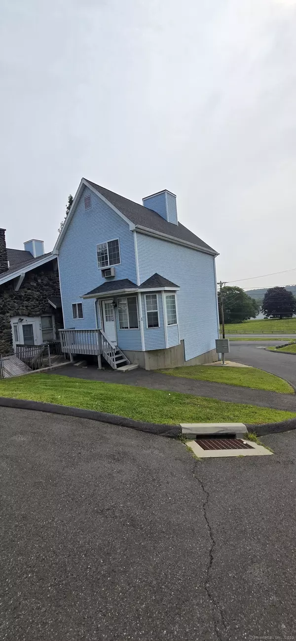 Waterbury, CT 06705,106 Wakelee Road #APT 1