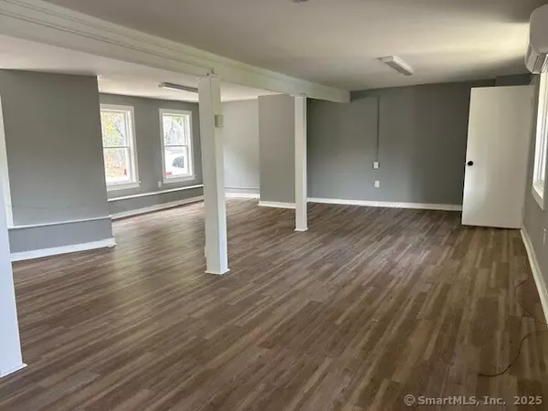 Norwich, CT 06360,27 North Main Street #2