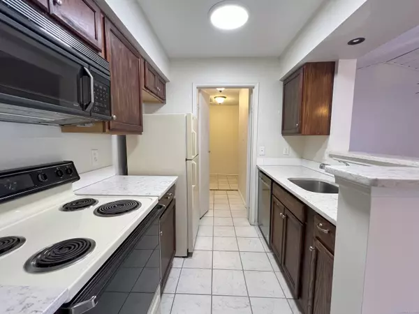 Groton, CT 06340,91 Crown Knoll Court #APT 134
