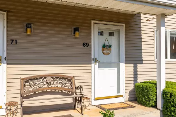 Newington, CT 06111,69 Sunrise Circle #69
