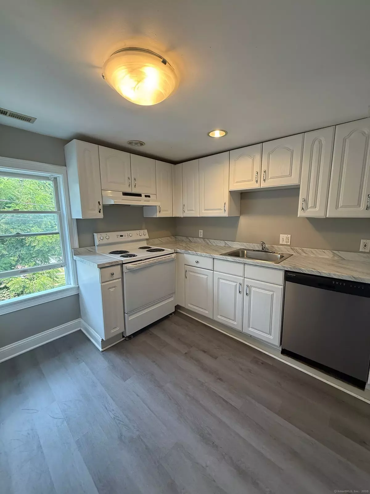 Portland, CT 06480,625 Main Street #3