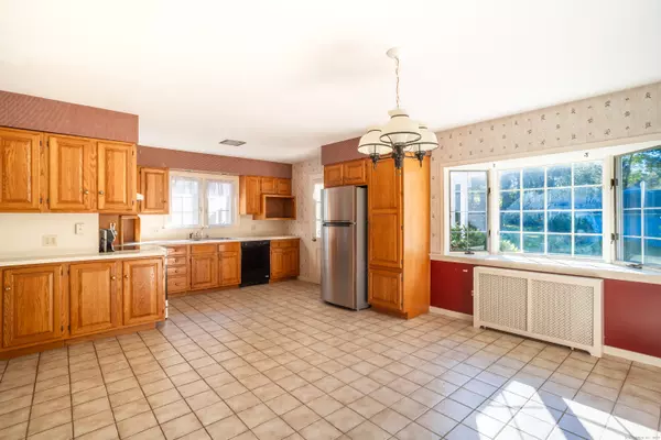 Orange, CT 06477,501 Lambert Road