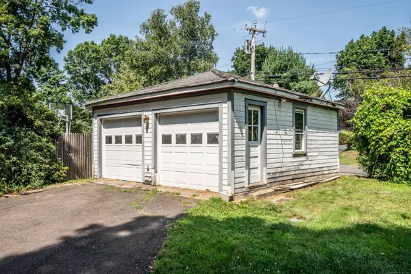 West Hartford, CT 06107,269 Mountain Road