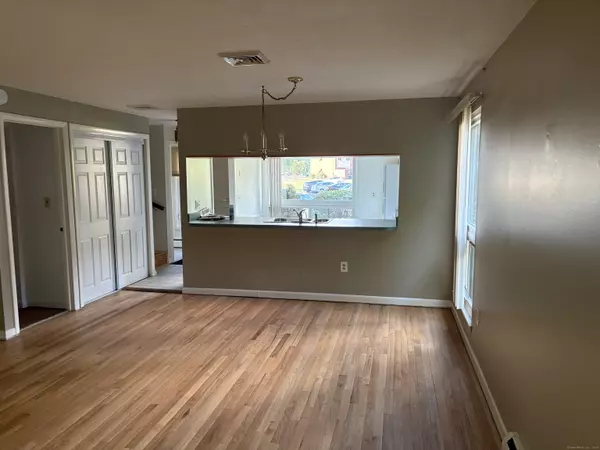 Hamden, CT 06518,279 Centerbrook Road