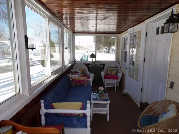 Old Lyme, CT 06371,64 Washington Avenue